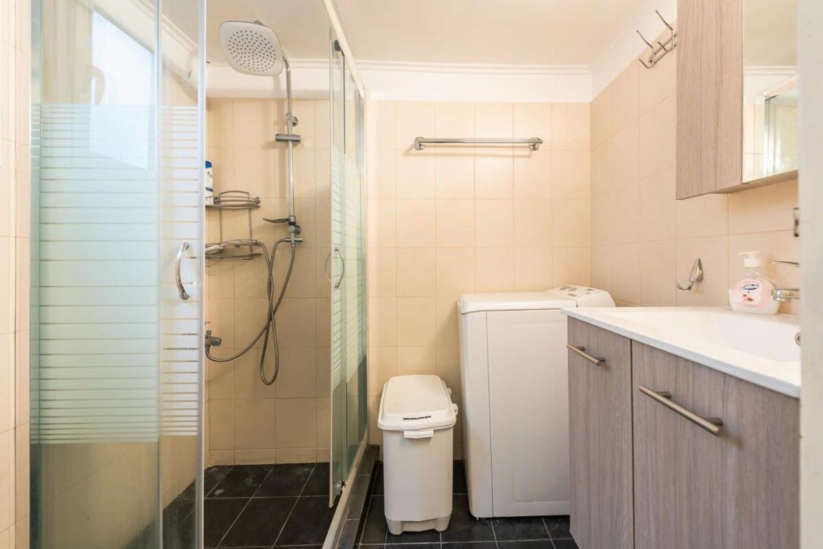 Topfloor Central Apt With Urban Views,3' To Metro Athén Kültér fotó