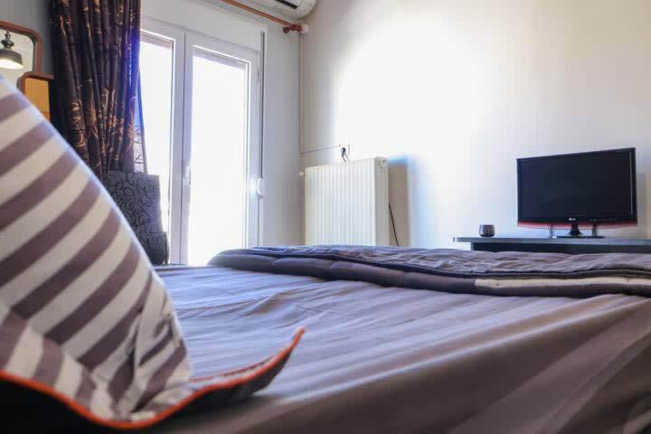 Topfloor Central Apt With Urban Views,3' To Metro Athén Kültér fotó