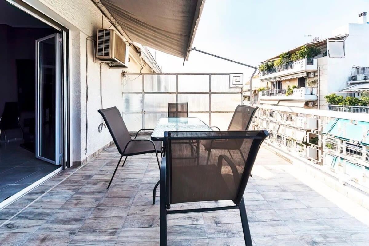 Topfloor Central Apt With Urban Views,3' To Metro Athén Kültér fotó
