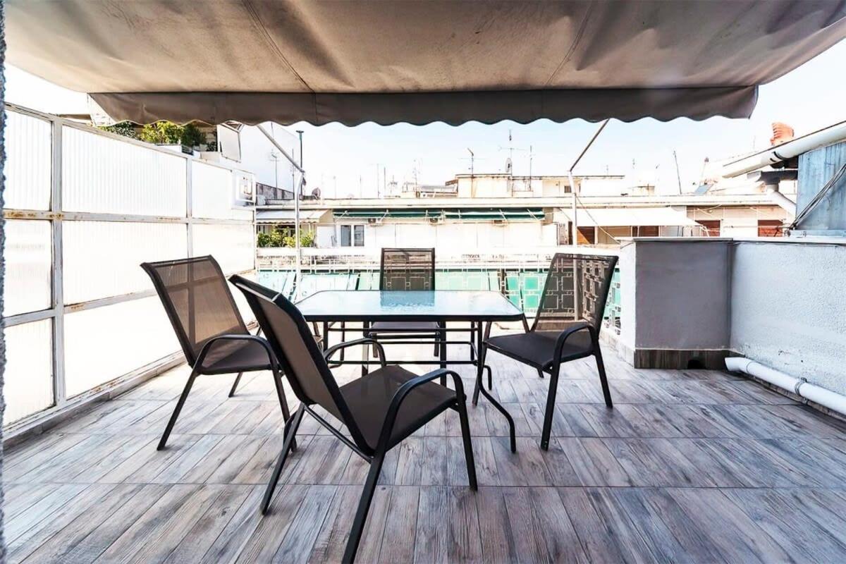 Topfloor Central Apt With Urban Views,3' To Metro Athén Kültér fotó